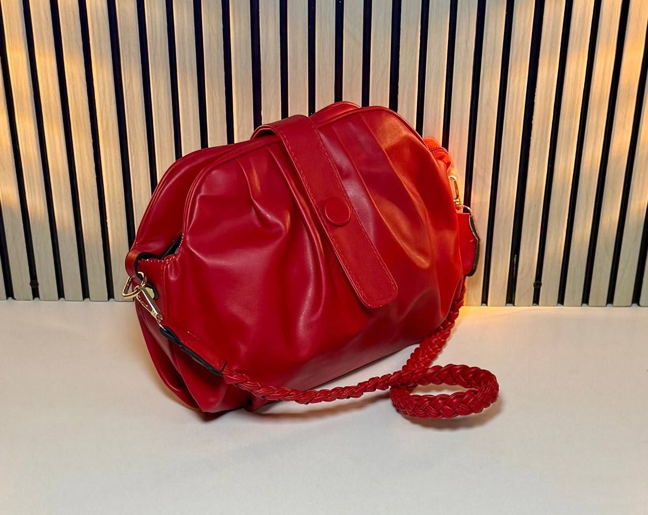 /public/uploads/photos/shares/Suzy bags/IMG_2928.jpeg